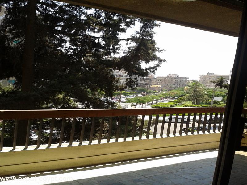 شقة للايجار في أرض الجولف بمصر الجديدة