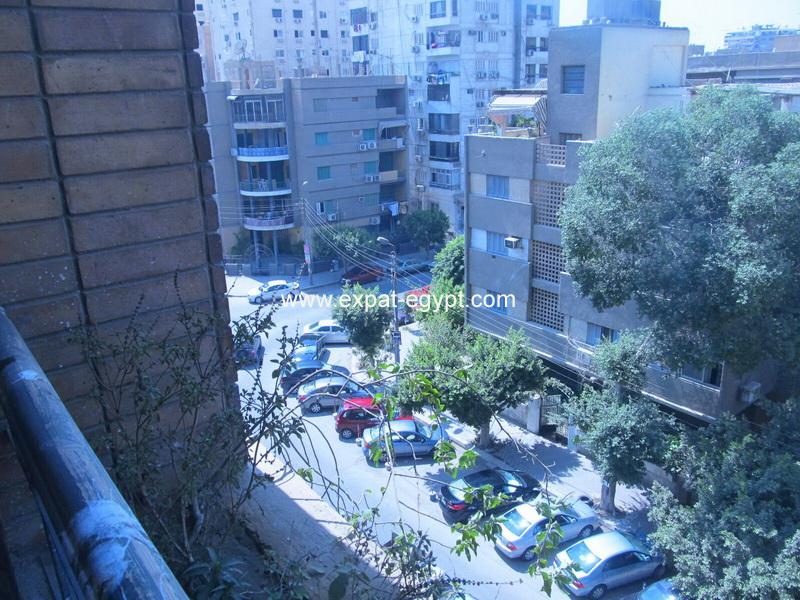 شقة للبيع في أرض الجولف بمصر الجديدة 