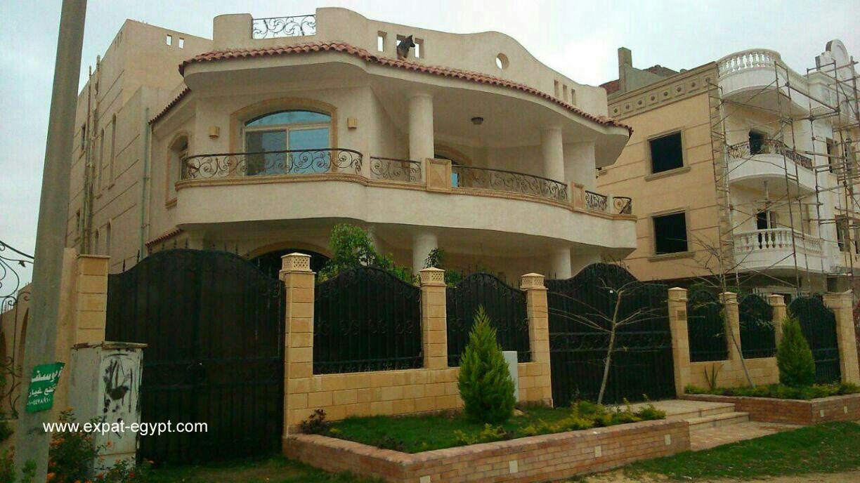 A luxury villa for sale with an attractive price in New Cairo