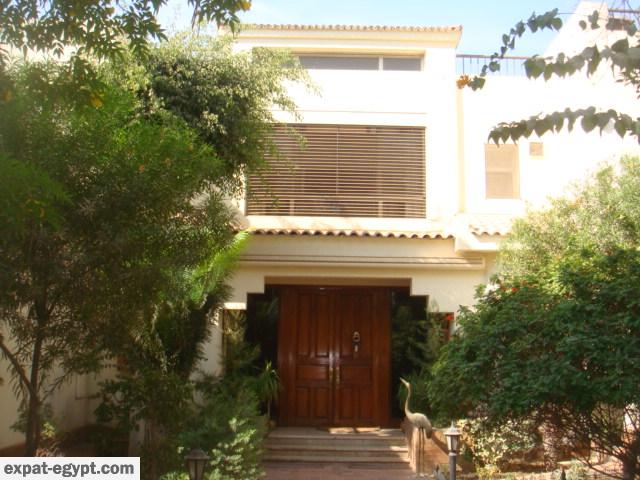 Awesome Villa for Sale in compound in pyramid area