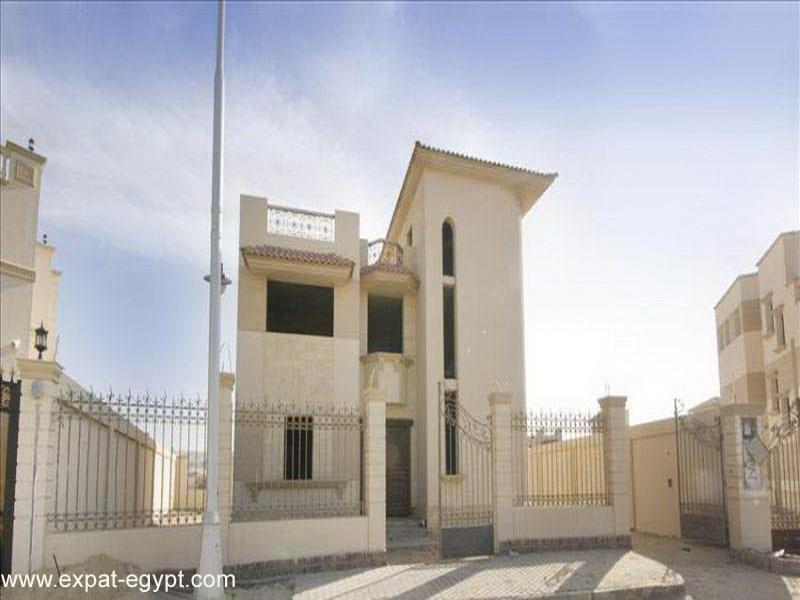 Villa for Sale in Royal City in Sheikh Zayed 