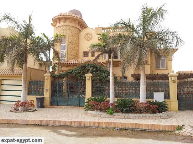 Villa for Sale El Shorouk 2000 with Swimming Pool