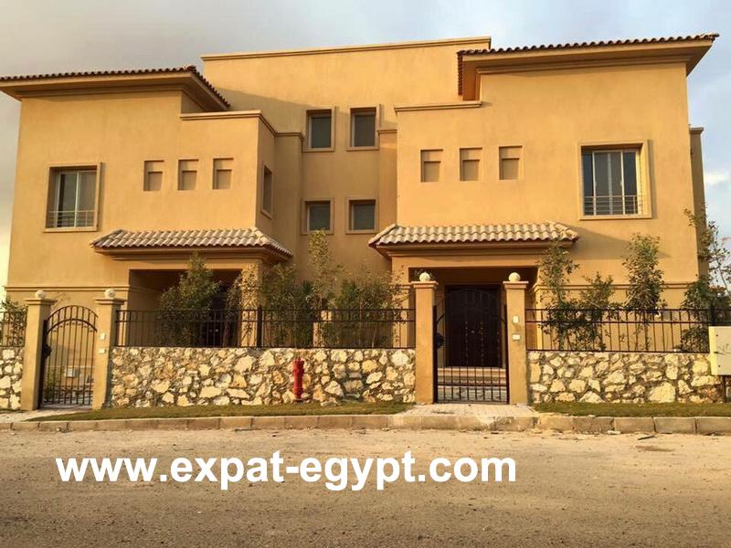 Semi-furnished Villa for Rent in Hadaba Compound, Sheikh Zayed