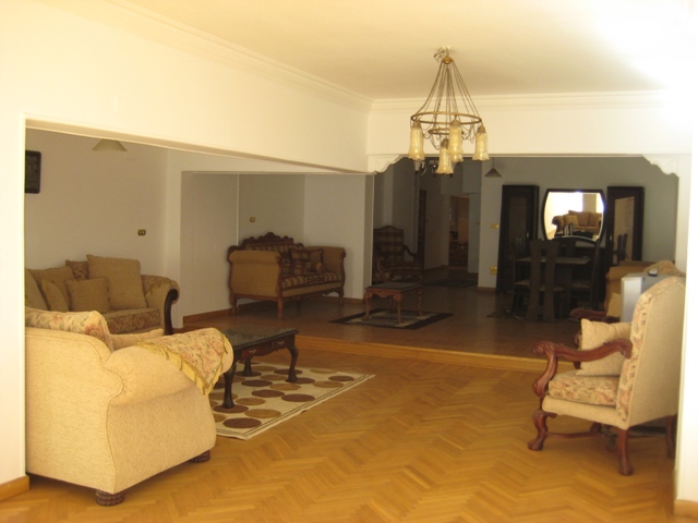 Zamalek Sunny  Large 3 Bedrooms Apartment for Rent 